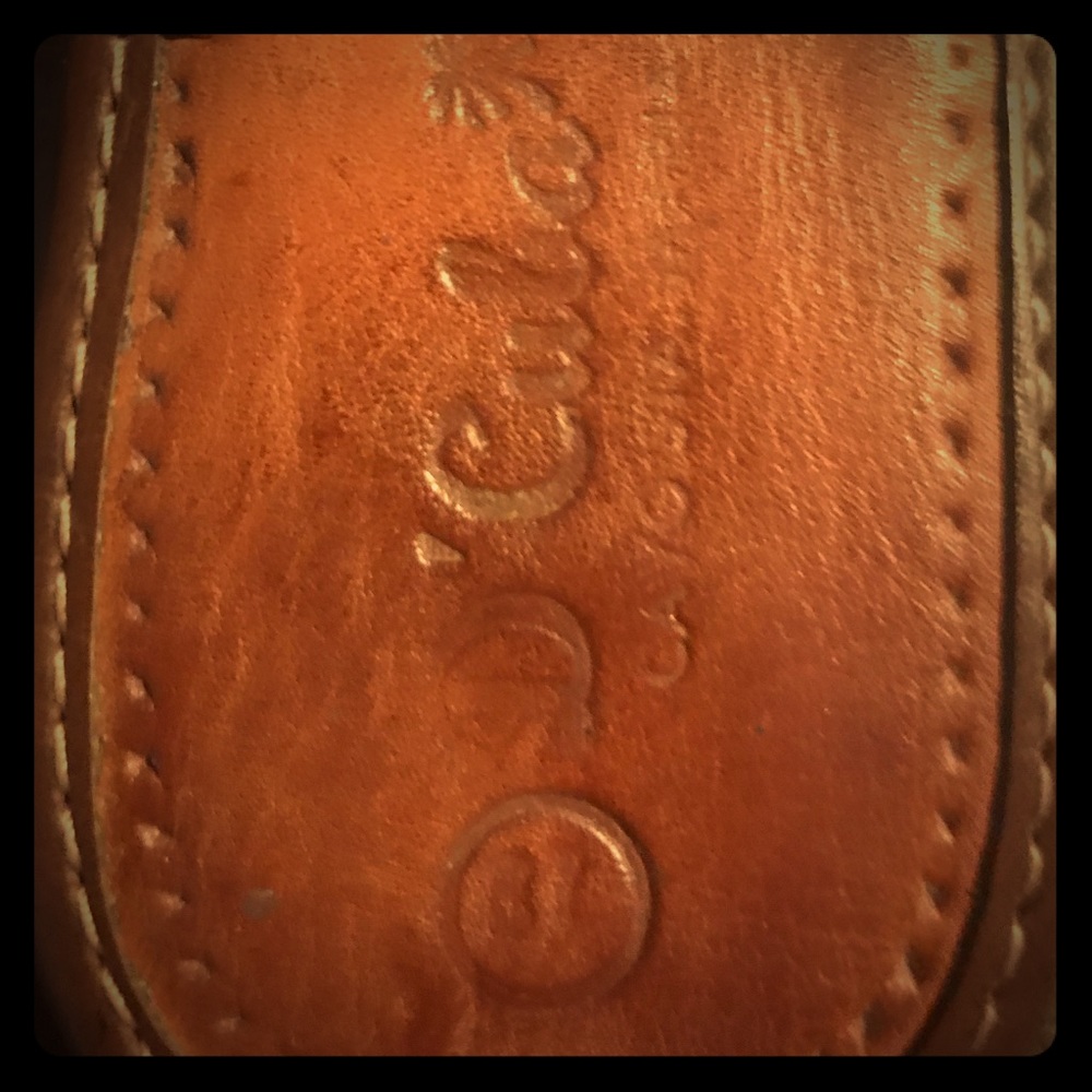 Leather flip flops